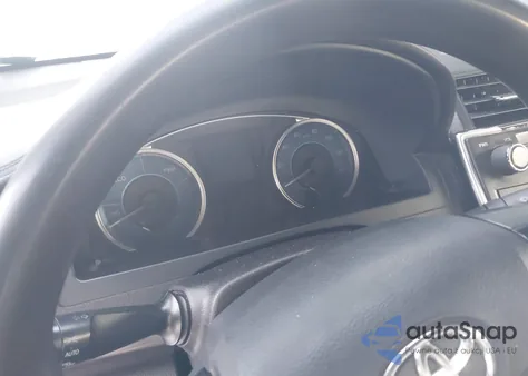 2015 Toyota Camry Hybrid Le z USA, uszkodzony, nr VIN 4T1BD1FK8FU168445